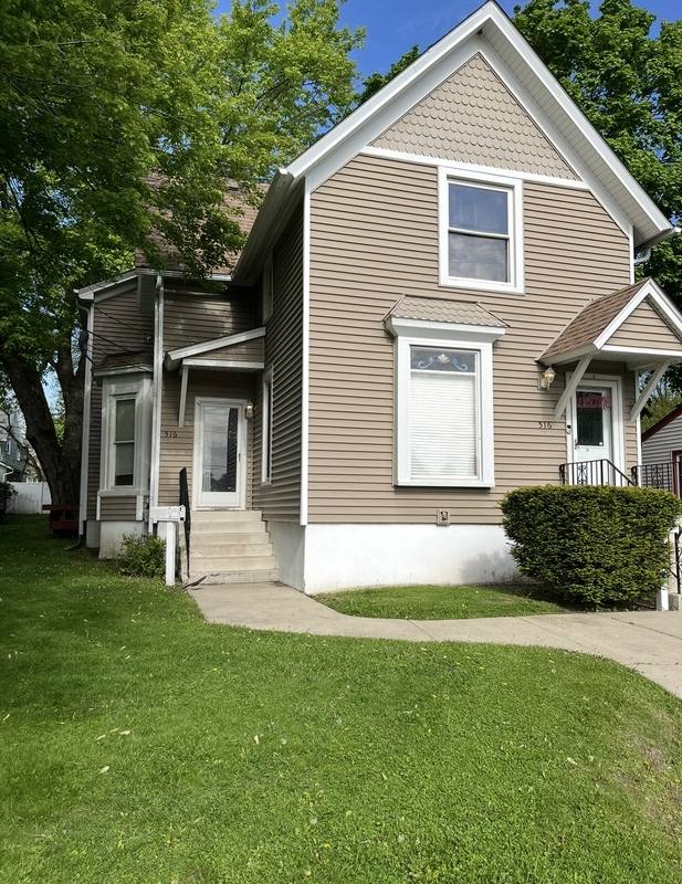 Apartment for rent at 516 Hendee St #A, Elgin, IL 60123