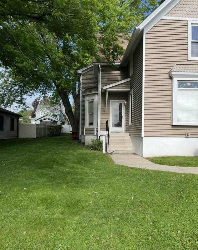 Apartment for rent at 516 Hendee St #A, Elgin, IL 60123