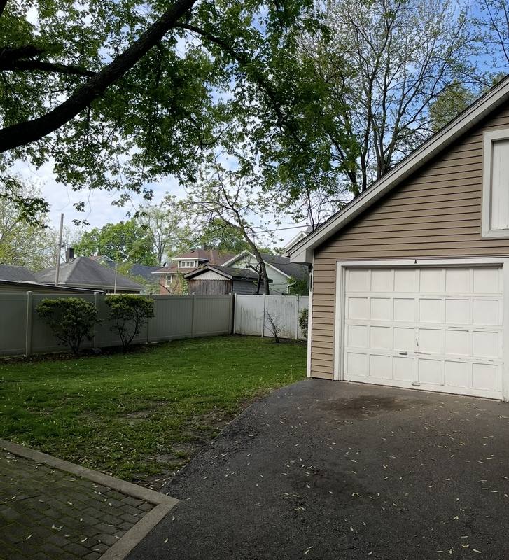 Apartment for rent at 516 Hendee St #A, Elgin, IL 60123