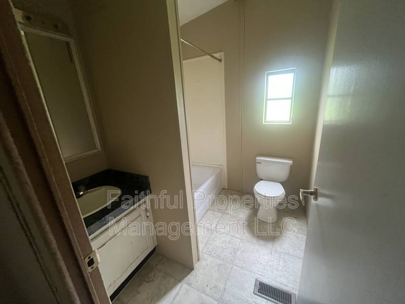House for rent at 16531 County Rd #15, Tyler, TX 75703