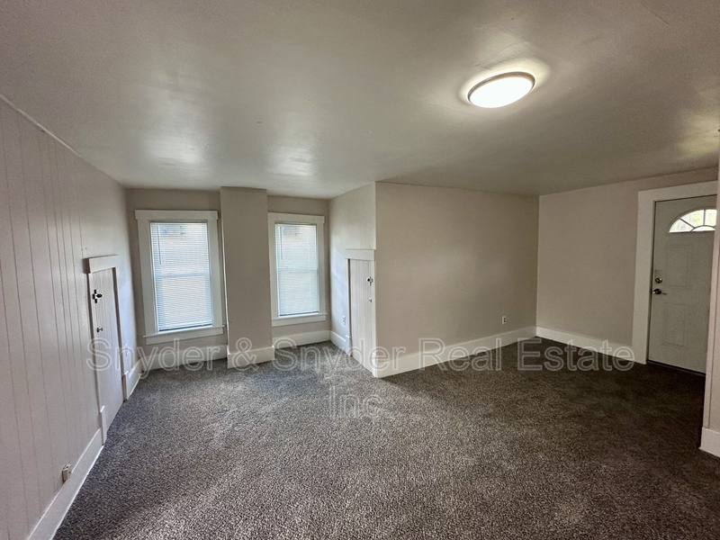Apartment for rent at 191 Rhodes Ave #4, Akron, OH 44302