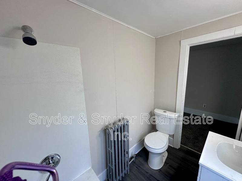 Apartment for rent at 191 Rhodes Ave #4, Akron, OH 44302