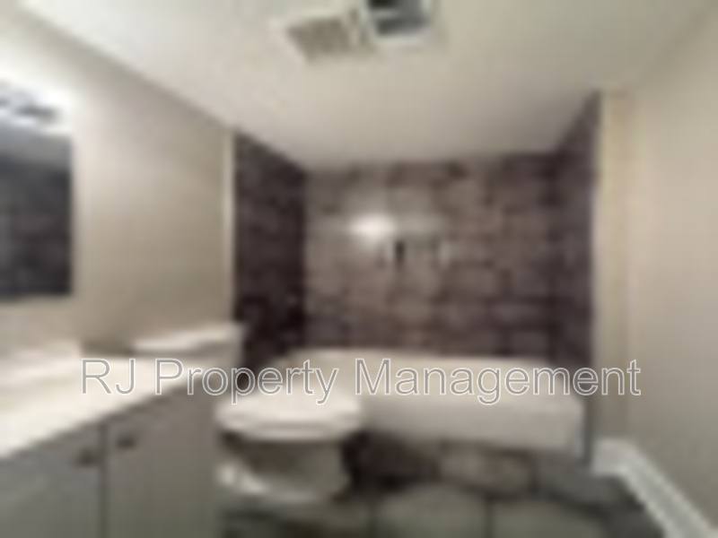 House for rent at 284 Gaston Ave, Memphis, TN 38106