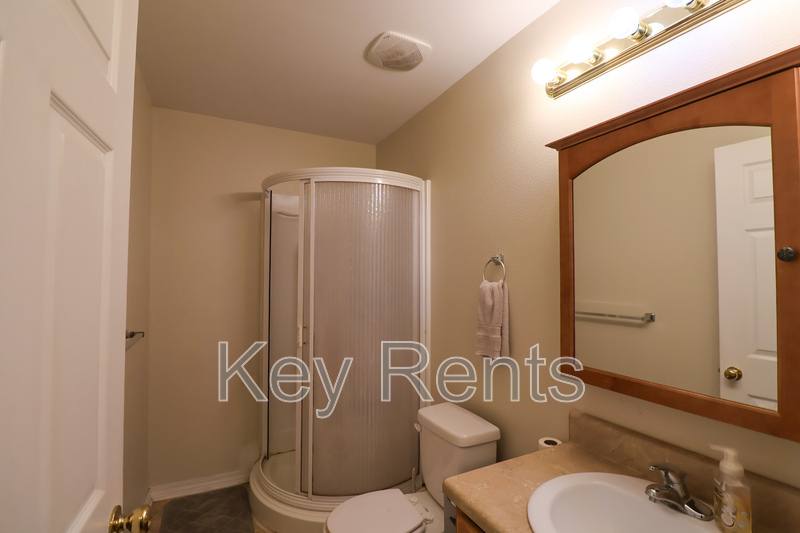 Apartment for rent at 405 E Palmetto Ave, Pensacola, FL 32507