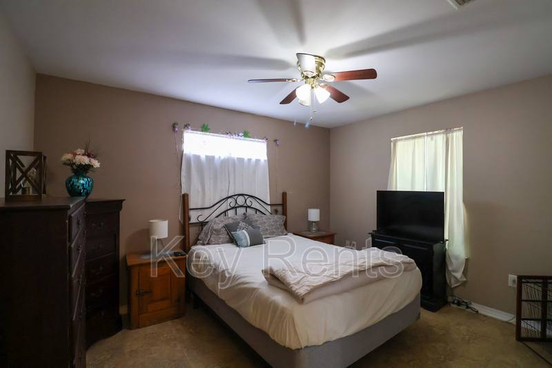 Apartment for rent at 405 E Palmetto Ave, Pensacola, FL 32507