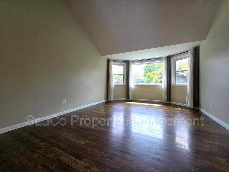 House for rent at 20365 NW Quail Hollow Dr, Portland, OR 97229