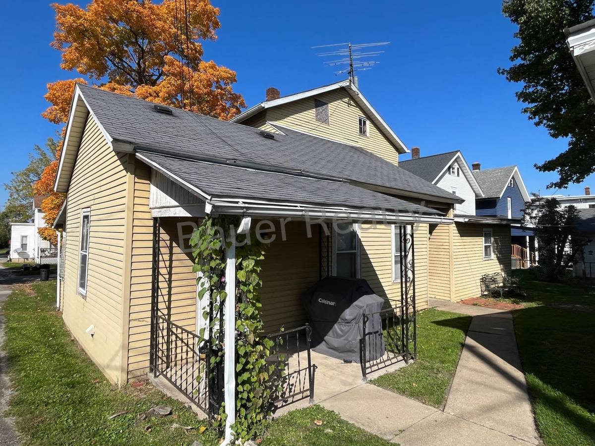 Apartment for rent at 237-239 Maple St, Ashland, OH 44805