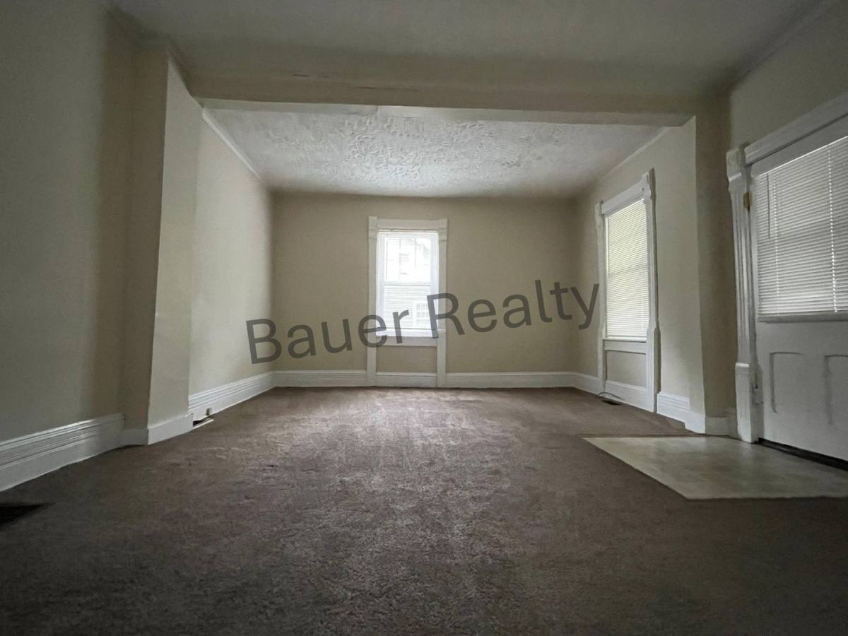 Apartment for rent at 237-239 Maple St, Ashland, OH 44805