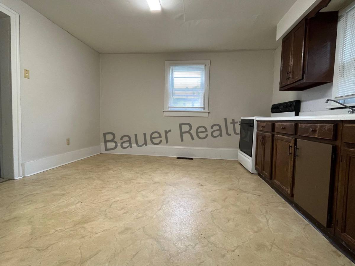 Apartment for rent at 237-239 Maple St, Ashland, OH 44805