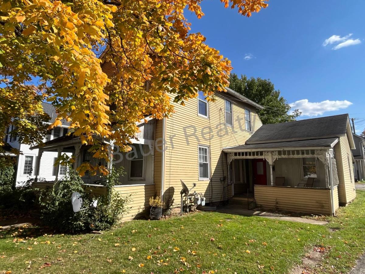 Apartment for rent at 237-239 Maple St, Ashland, OH 44805