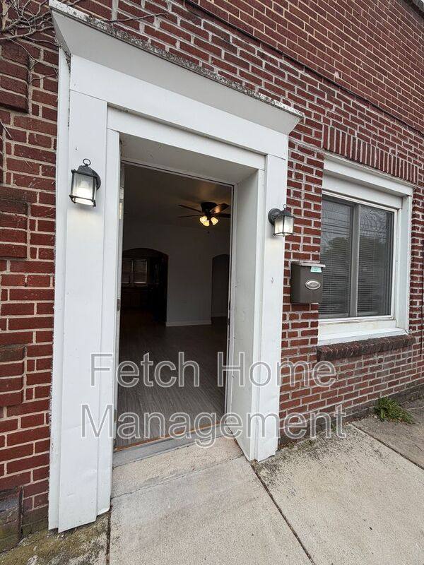Apartment for rent at 10 S Pitt St, Manheim, PA 17545