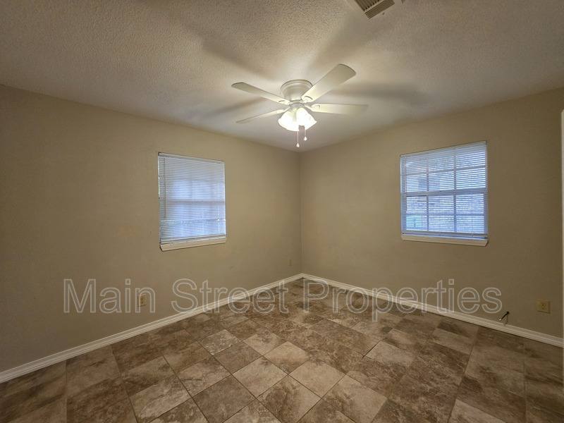 Apartment for rent at 7816 Sabra Dr, Pensacola, FL 32514