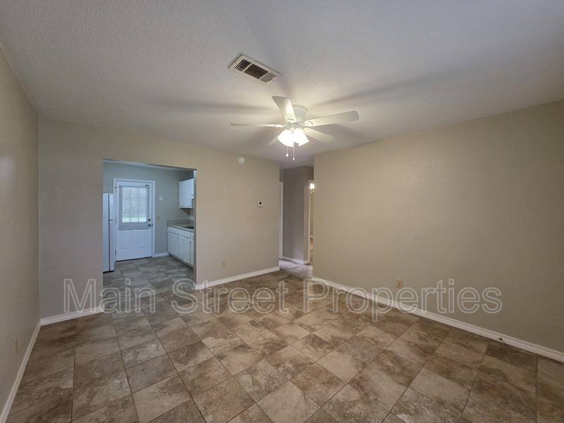 Apartment for rent at 7816 Sabra Dr, Pensacola, FL 32514