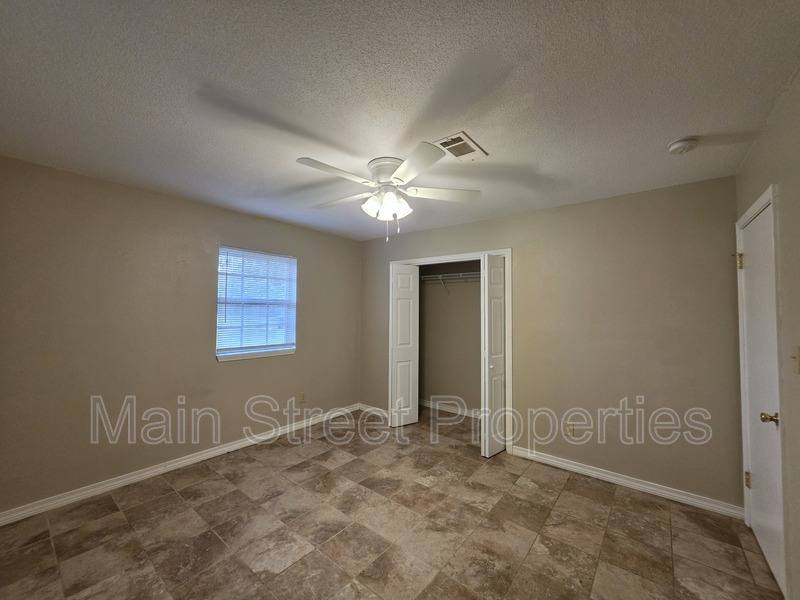 Apartment for rent at 7816 Sabra Dr, Pensacola, FL 32514
