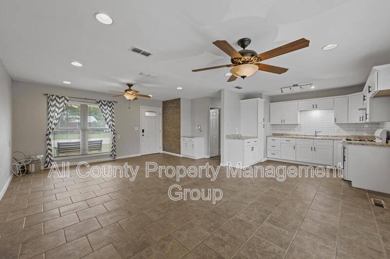 House for rent at 6209 Shadydell Dr, Fort Worth, TX 76135
