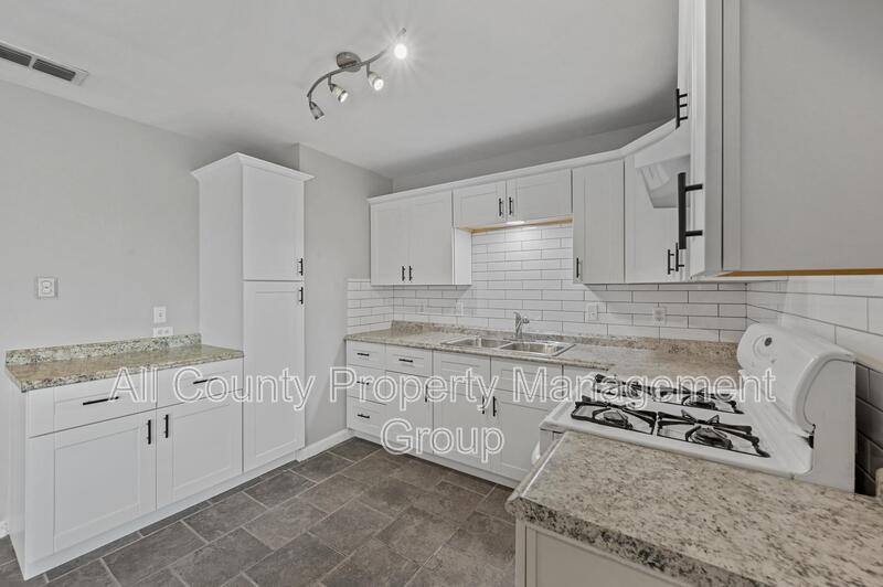 House for rent at 6209 Shadydell Dr, Fort Worth, TX 76135