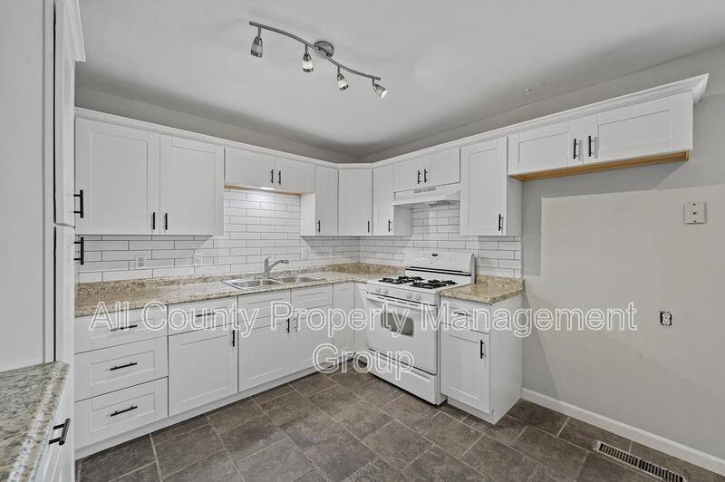 House for rent at 6209 Shadydell Dr, Fort Worth, TX 76135