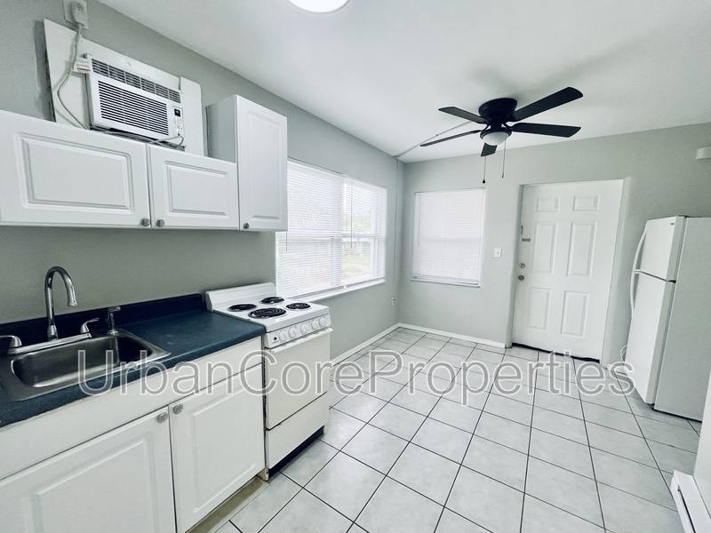 Apartment for rent at 1023 Locust St NE #30, Saint Petersburg, FL 33701