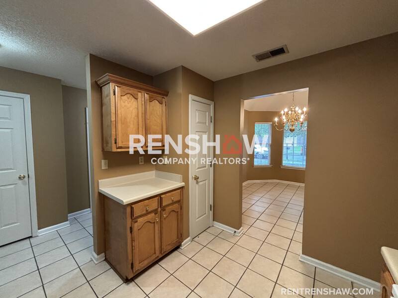 House for rent at 8255 Cross Point Dr, Olive Branch, MS 38654