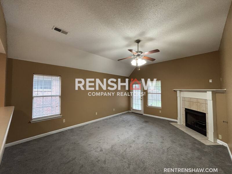 House for rent at 8255 Cross Point Dr, Olive Branch, MS 38654