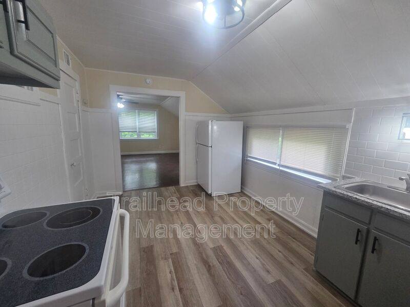 House for rent at 3115 S Forest Ave #3, Independence, MO 64052
