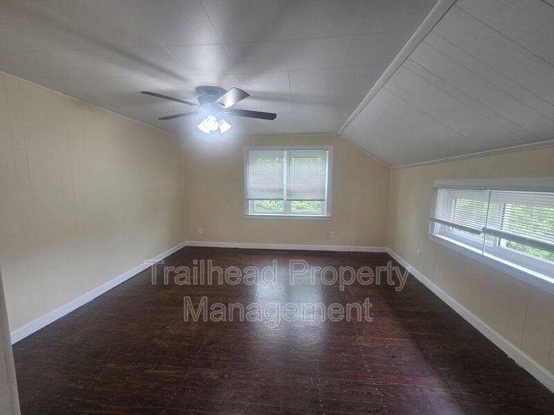 House for rent at 3115 S Forest Ave #3, Independence, MO 64052