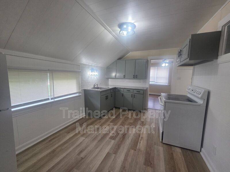 House for rent at 3115 S Forest Ave #3, Independence, MO 64052