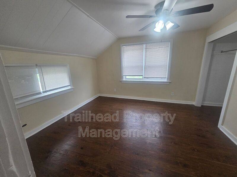 House for rent at 3115 S Forest Ave #3, Independence, MO 64052