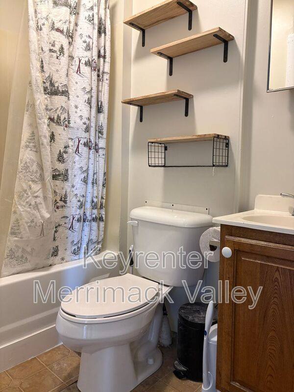 Apartment for rent at 5 Ellis Ave #2R, Lowell, MA 01854