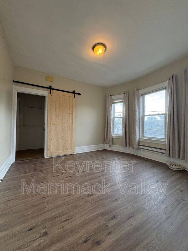 Apartment for rent at 5 Ellis Ave #2R, Lowell, MA 01854