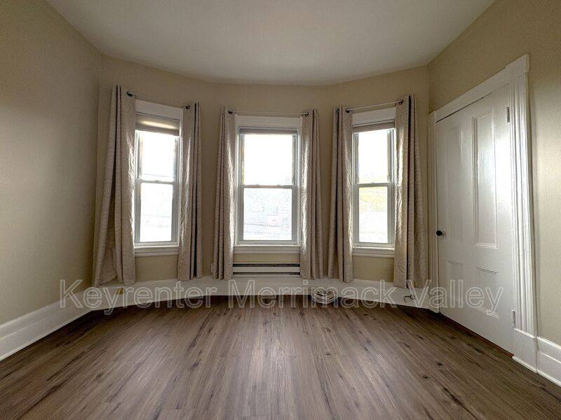 Apartment for rent at 5 Ellis Ave #2R, Lowell, MA 01854