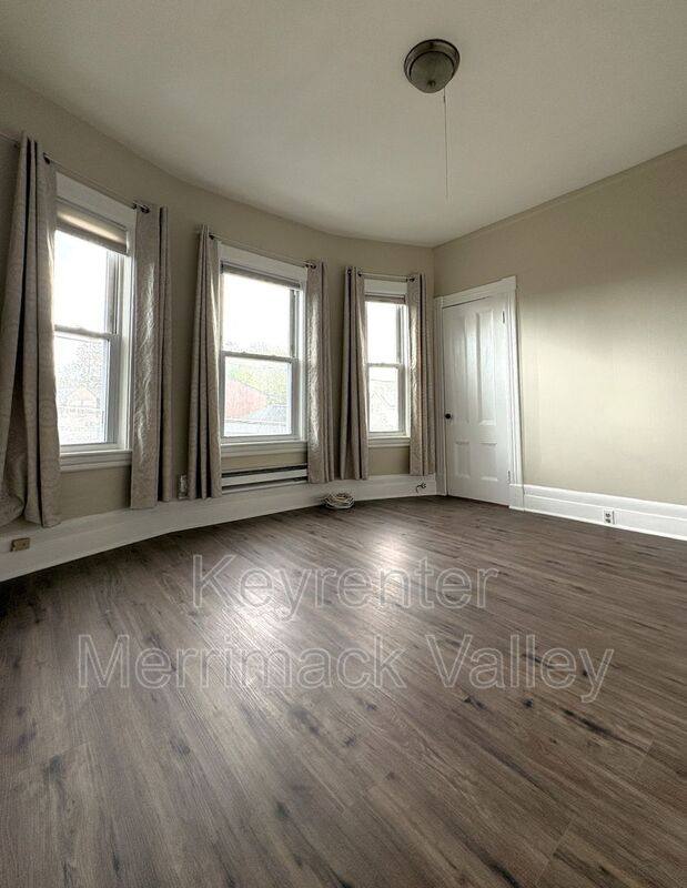Apartment for rent at 5 Ellis Ave #2R, Lowell, MA 01854