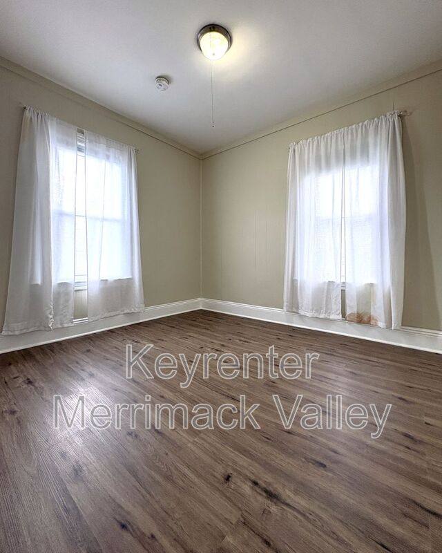 Apartment for rent at 5 Ellis Ave #2R, Lowell, MA 01854