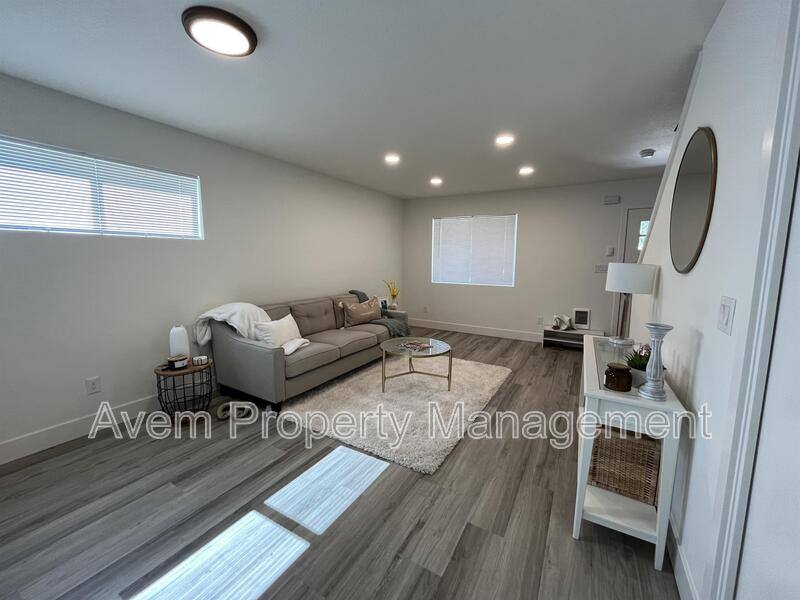 Townhouse for rent at 931 Prospect St #2, Oregon City, OR 97045