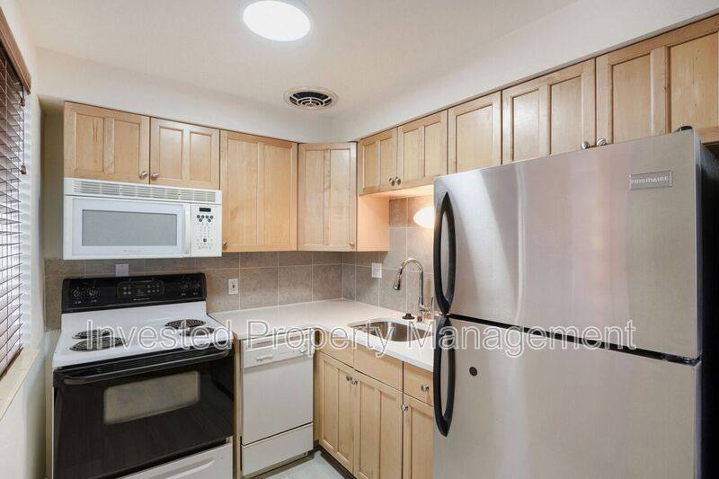 Apartment for rent at 656 N Logan St #8, Denver, CO 80203