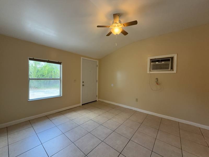 Apartment for rent at 335 E Central Ave, Lake Wales, FL 33853
