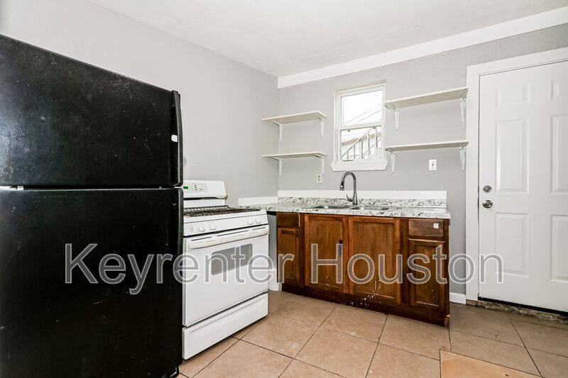 Apartment for rent at 4610 Schroeder Rd #2, Houston, TX 77011