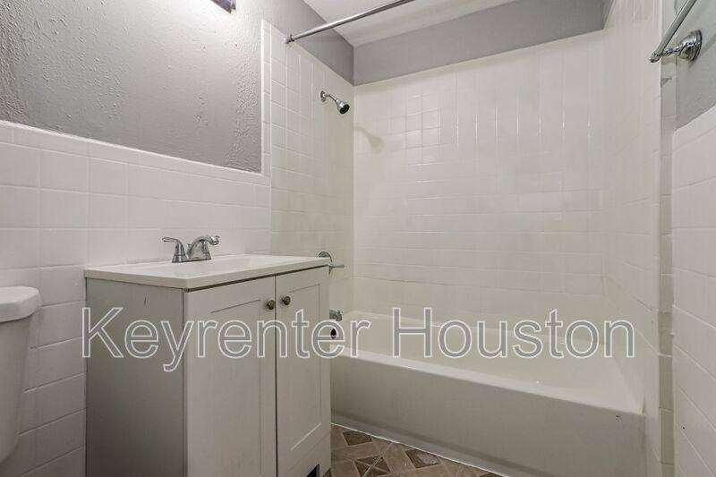 Apartment for rent at 4610 Schroeder Rd #2, Houston, TX 77011