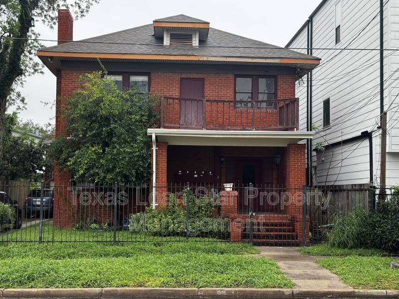 Apartment for rent at 4510 La Branch St #2, Houston, TX 77004