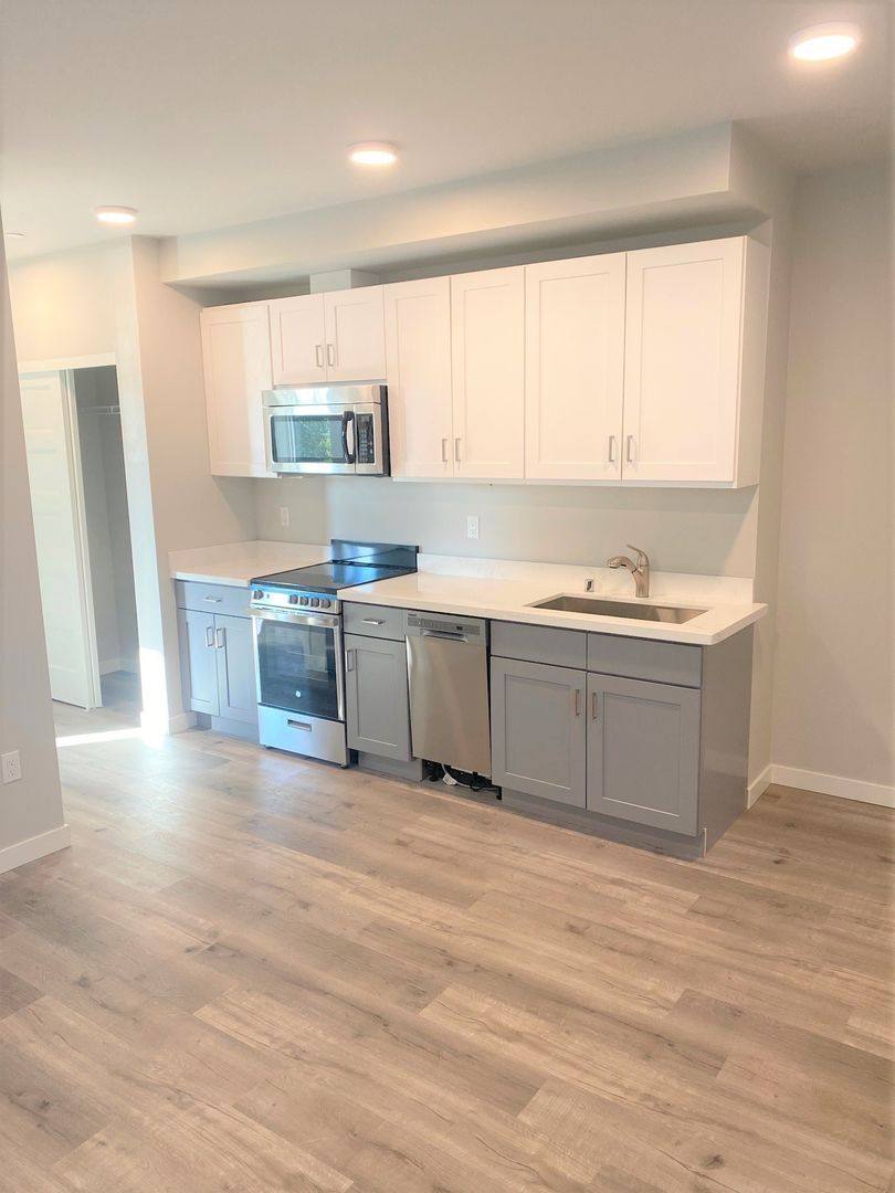 Apartment for rent at 5521 15th Ave NE, Seattle, WA 98105