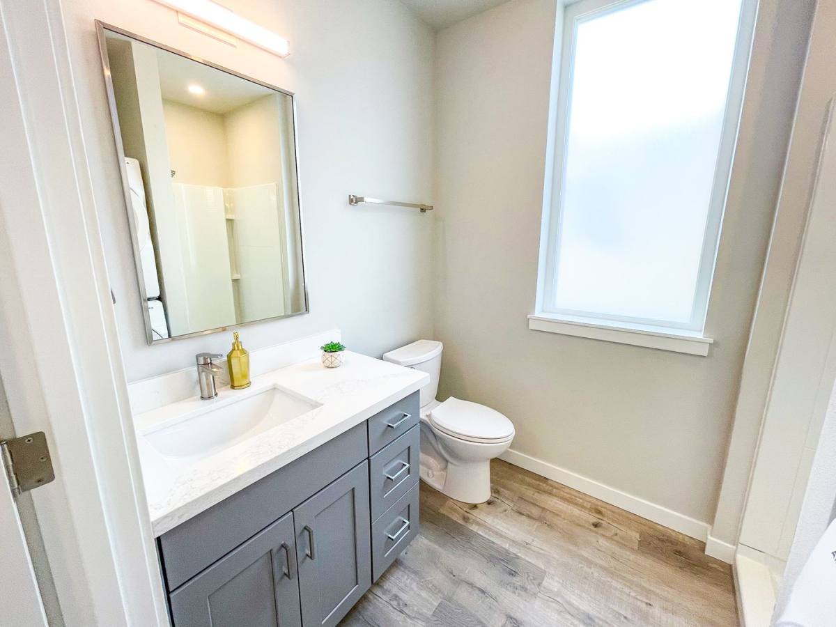 University Flats, 5521 15th Ave NE, Seattle, WA 98105 - Apartment for Rent - Image 4