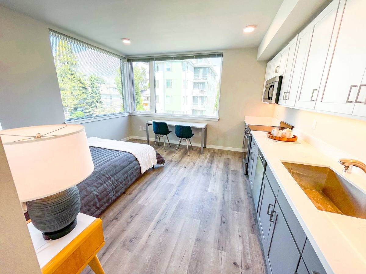 University Flats, 5521 15th Ave NE, Seattle, WA 98105 - Apartment for Rent - Image 8