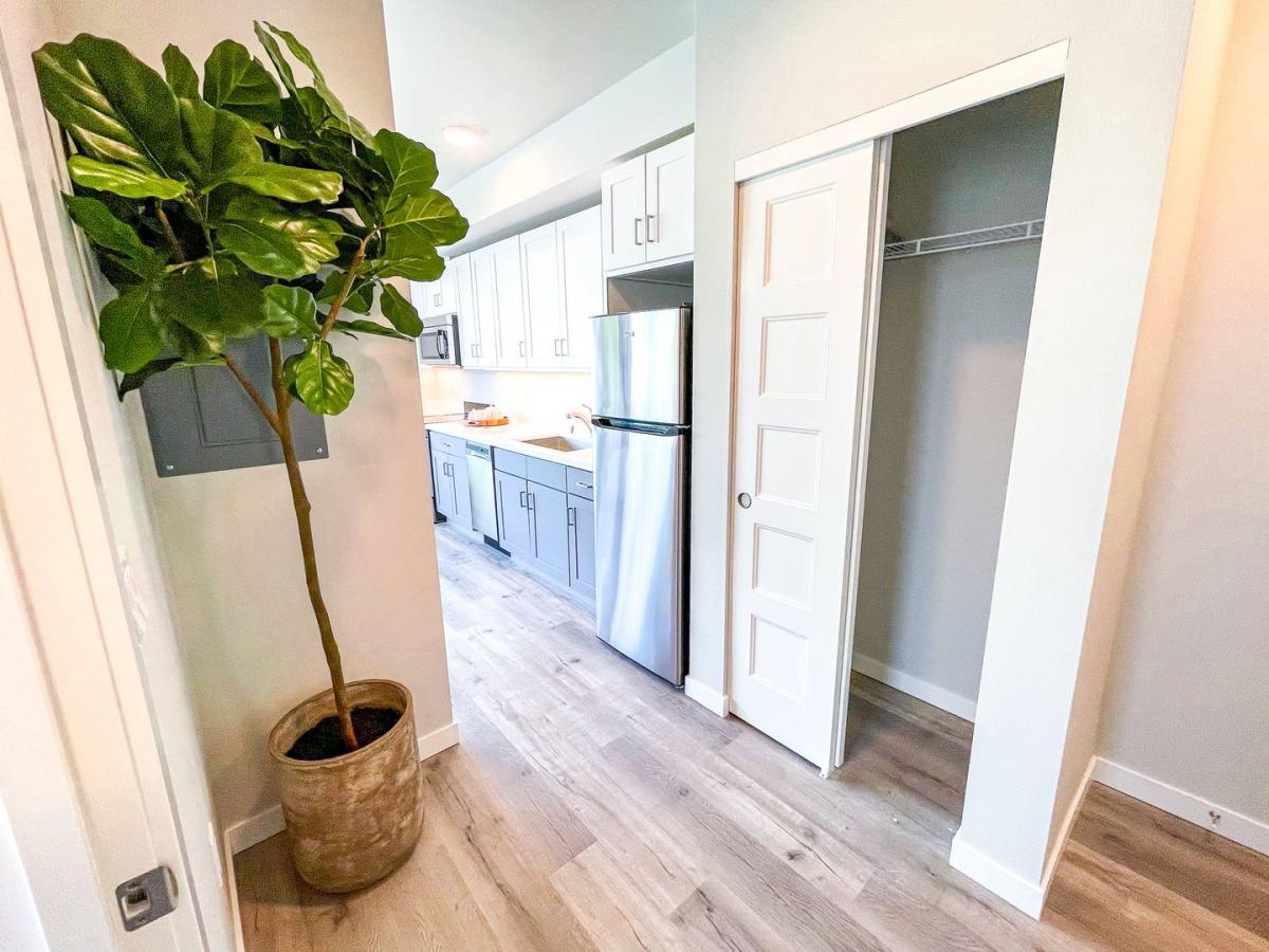 University Flats, 5521 15th Ave NE, Seattle, WA 98105 - Apartment for Rent - Image 7