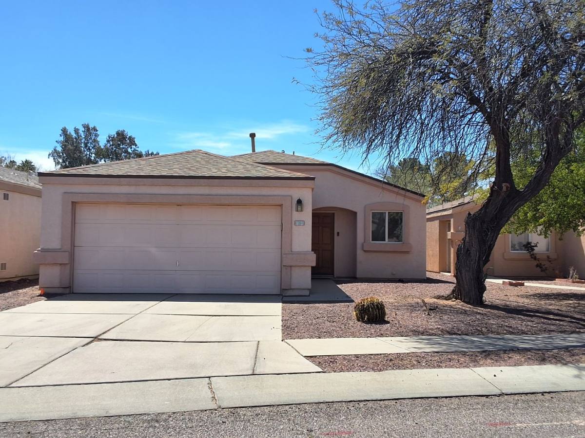 House for rent at 7384 E Cross Ridge Place, Tucson, AZ 85710
