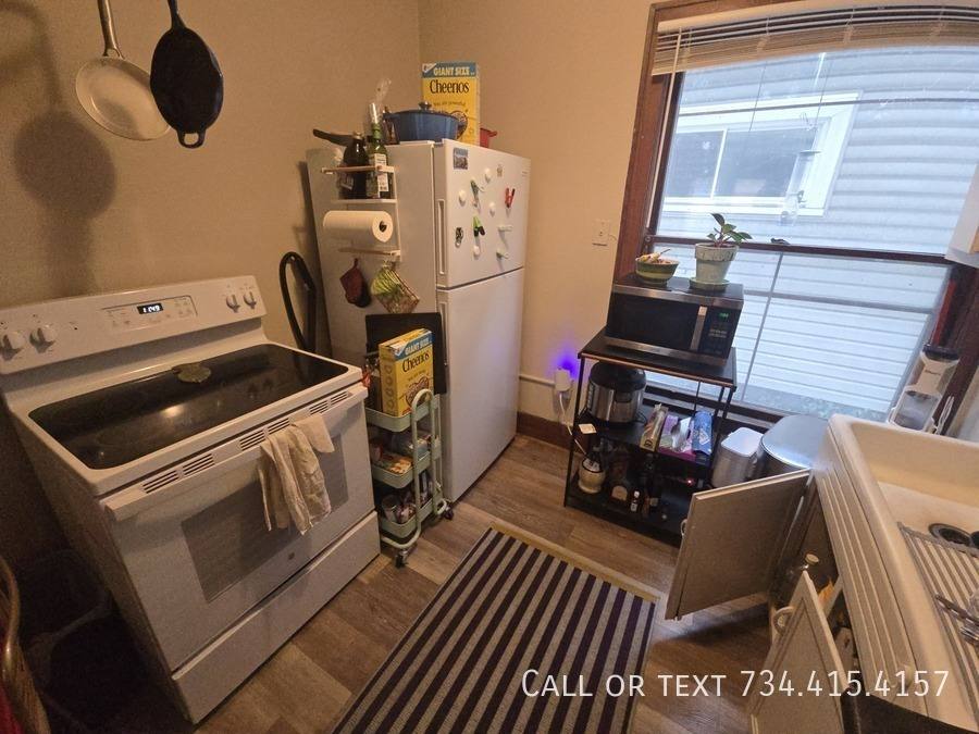Apartment for rent at 906 Packard St, Ann Arbor, MI 48104