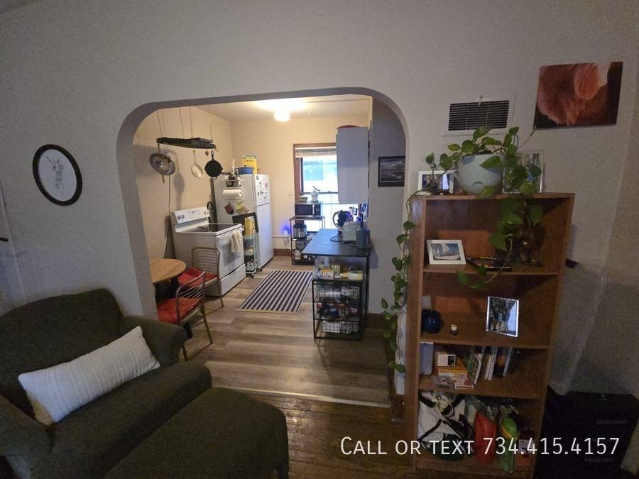 Apartment for rent at 906 Packard St, Ann Arbor, MI 48104