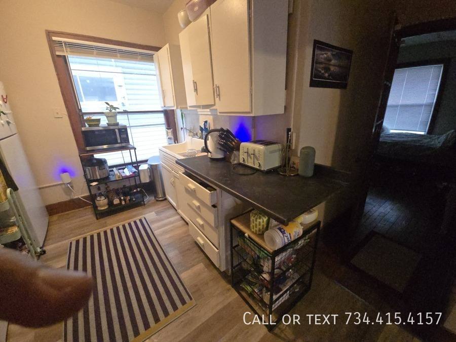 Apartment for rent at 906 Packard St, Ann Arbor, MI 48104