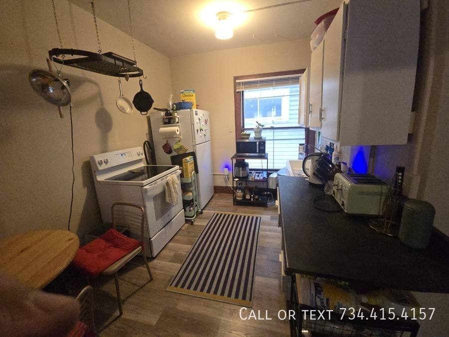 Apartment for rent at 906 Packard St, Ann Arbor, MI 48104