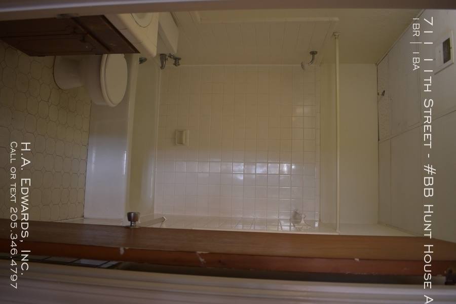Apartment for rent at 711 11th St, Tuscaloosa, AL 35401