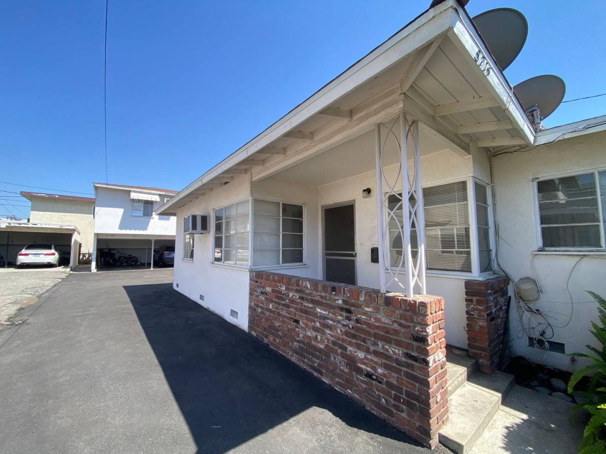 Apartment for rent at 5712 N Charlotte Ave, San Gabriel, CA 91775